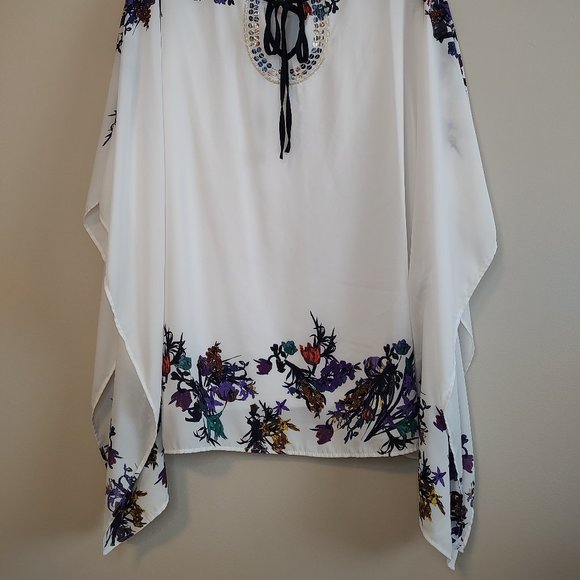 Beautiful Blouse Loose flowing feminine semi-sheer floral Wings Sleeves - Picture 3 of 9